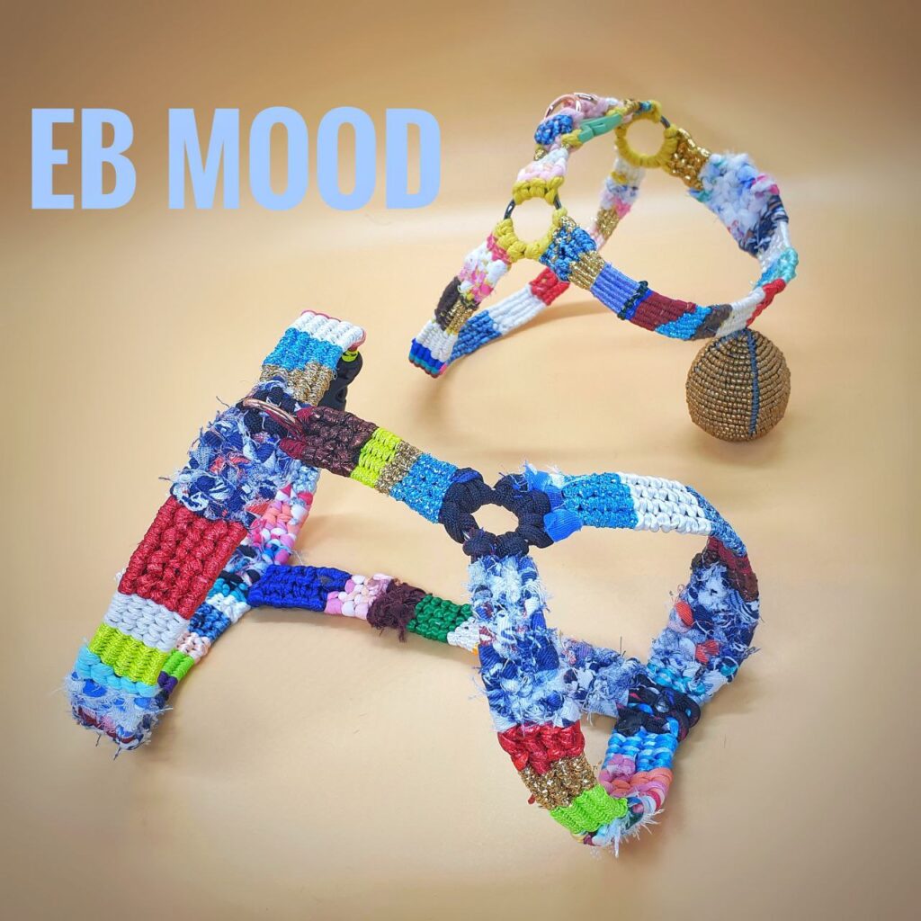 Pettorine Linee con tessitura a mano minuziosa e maniglia separata da anello. Realizzate su misura artigianalmente con cura per dettagli eleganti e funzionali. Ideata e firmata EB MOOD, sono pezzi, modello ad H e modello ad Y